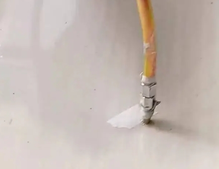 仙游瓷砖空鼓维修公司专业解答在瓷砖铺贴过程中，如果使用的砂料过粗（如全部使用了粗砂），可能会导致以下问题